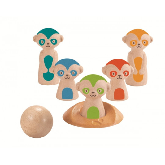 Ett bowlingset med käglor i form av söta surikater och ett bowlingklot, designat för att främja motorik och koordination genom lek.